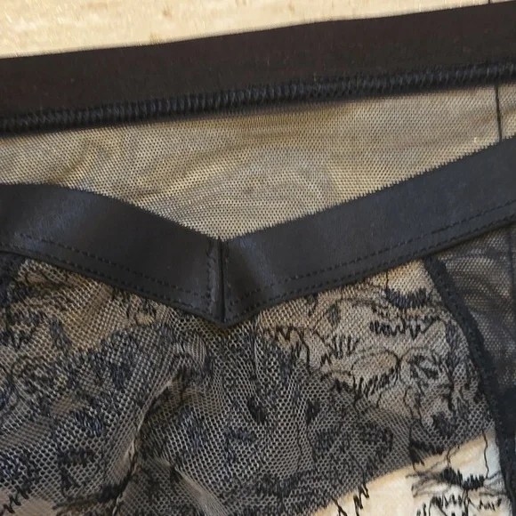 NWT Victoria's Secret Black Lacey Tiger Design High-waisted Thong Panties - Picture 3 of 9